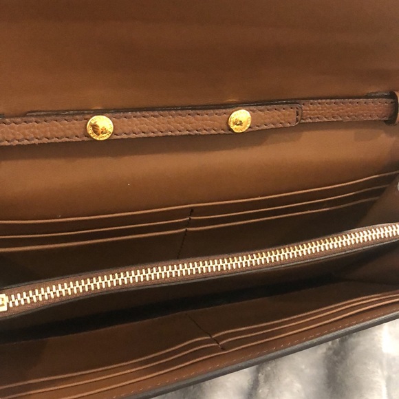 Burberry Henley Wallet On Chain - Picture 6 of 10